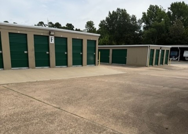 Facility photo: //images.sparefoot.com/medium/2461406a3fbbdc4f862.jpg