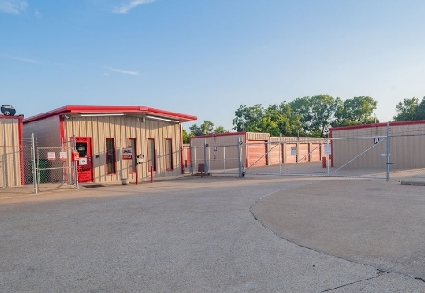 Facility photo: //images.sparefoot.com/medium/2461496a42b4b497640.jpeg