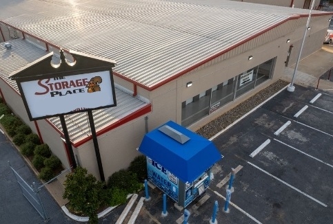 Facility photo: //images.sparefoot.com/medium/2461496a42b4ba8ccdb.jpeg