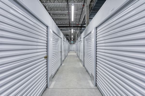 Facility photo: //images.sparefoot.com/medium/2461816a46b67bd7cec.jpg