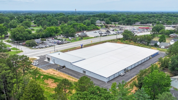 Facility photo: //images.sparefoot.com/medium/2462326a56c33927e42.jpg