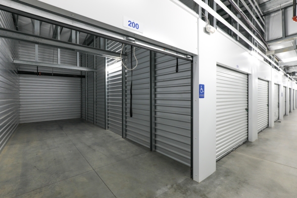 Facility photo: //images.sparefoot.com/medium/2462326a56c345c2ad2.jpg