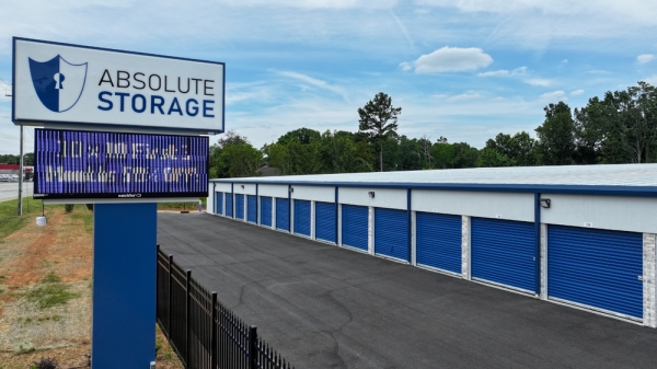 Facility photo: //images.sparefoot.com/medium/2462326a56c37a7aa5e.jpg