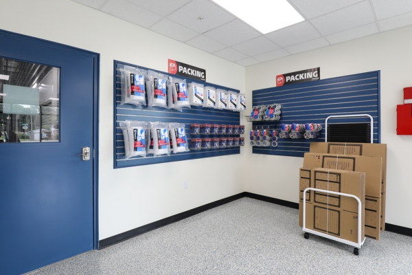 Facility photo: //images.sparefoot.com/medium/2462326a56c404674f1.jpg