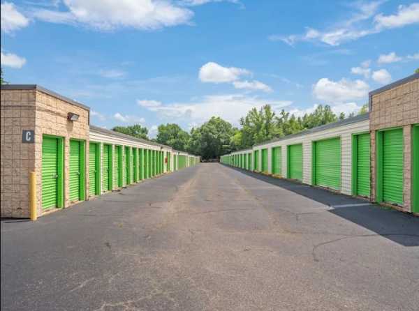 Facility photo: //images.sparefoot.com/medium/2462476a55260bc4339.png