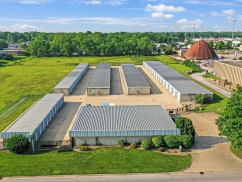 Facility photo: //images.sparefoot.com/medium/2462656a550ad5283e5.png