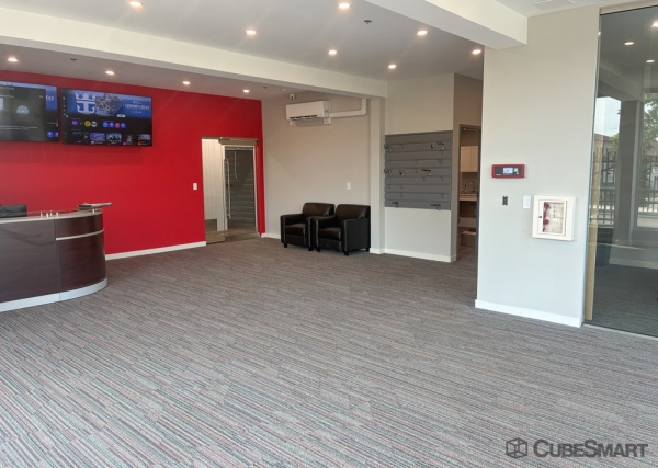 Facility photo: //images.sparefoot.com/medium/2462696a573ed3aa21a.jpg