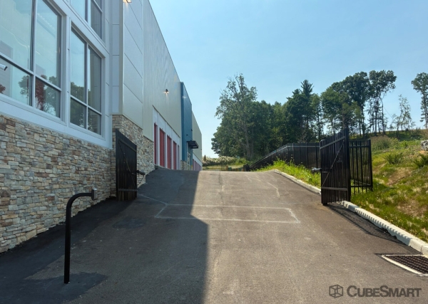 Facility photo: //images.sparefoot.com/medium/2462696a573ed63e3ba.jpg
