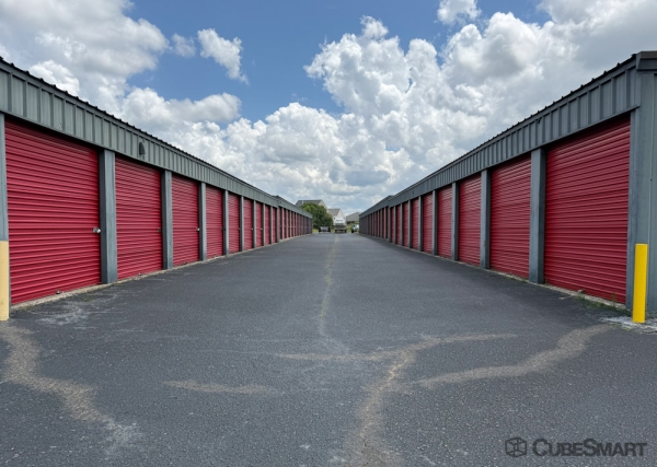 Facility photo: //images.sparefoot.com/medium/2462716a57406f6cb83.jpg