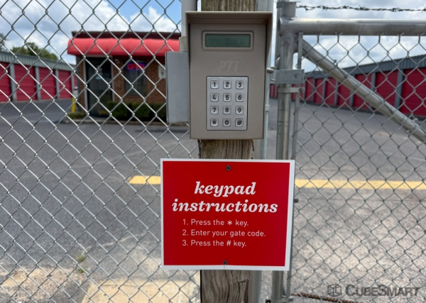 Facility photo: //images.sparefoot.com/medium/2462716a574071e4d12.jpg
