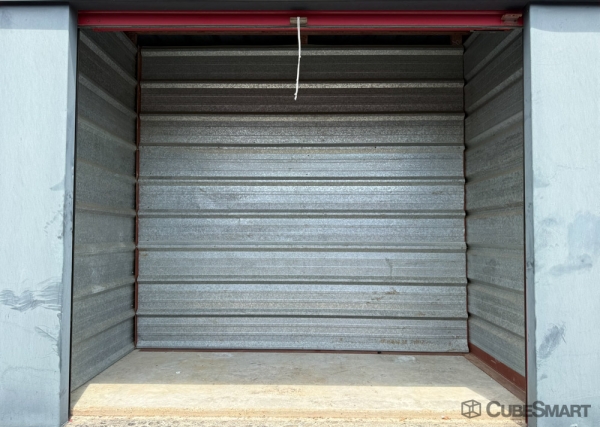 Facility photo: //images.sparefoot.com/medium/2462716a5740731bd18.jpg