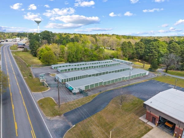 Facility photo: //images.sparefoot.com/medium/2462756a51186ac4b14.jpg