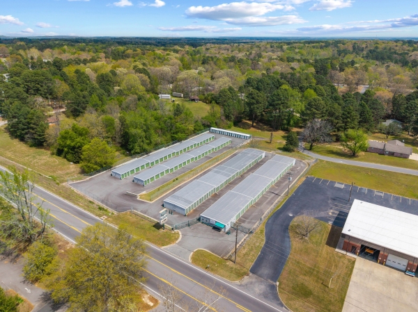 Facility photo: //images.sparefoot.com/medium/2462756a51187b42471.jpg