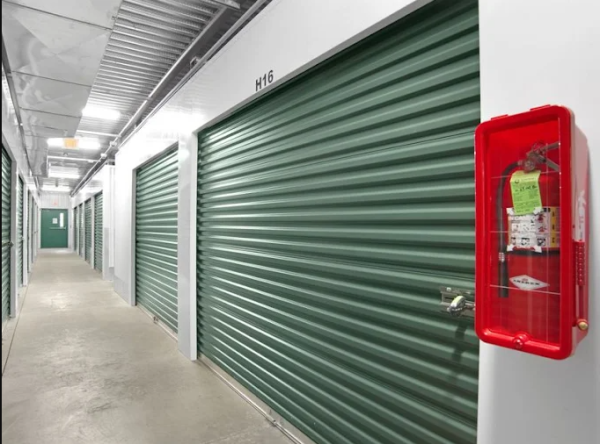 Facility photo: //images.sparefoot.com/medium/2462836a5780bd739bd.png
