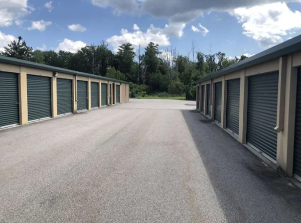 Facility photo: //images.sparefoot.com/medium/2462836a5780c2a329e.png