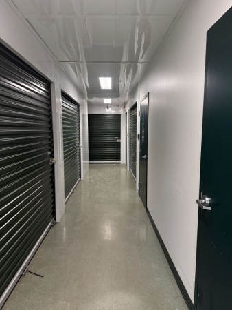 Facility photo: //images.sparefoot.com/medium/2463076a5799518ebcc.jpg