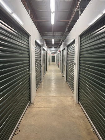 Facility photo: //images.sparefoot.com/medium/2463076a57995307893.jpg