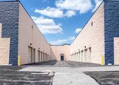 Facility photo: //images.sparefoot.com/medium/2463336a5649509f00f.jpg