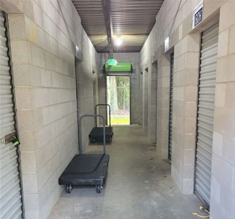 Facility photo: //images.sparefoot.com/medium/2463356a57c8fcb7e9e.png