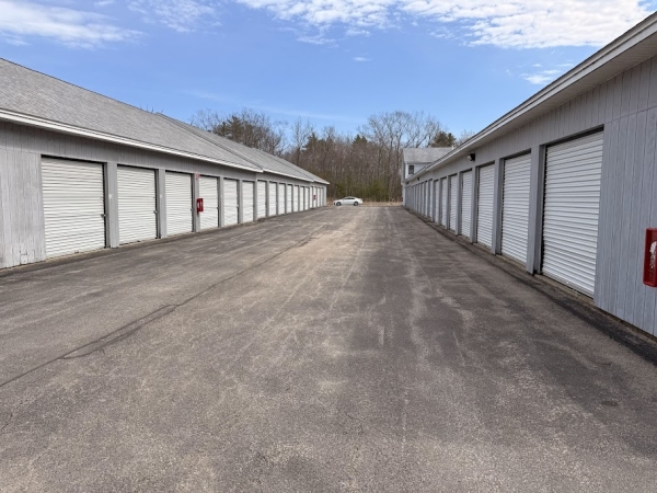 Facility photo: //images.sparefoot.com/medium/2463416a554fe06e11a.jpg