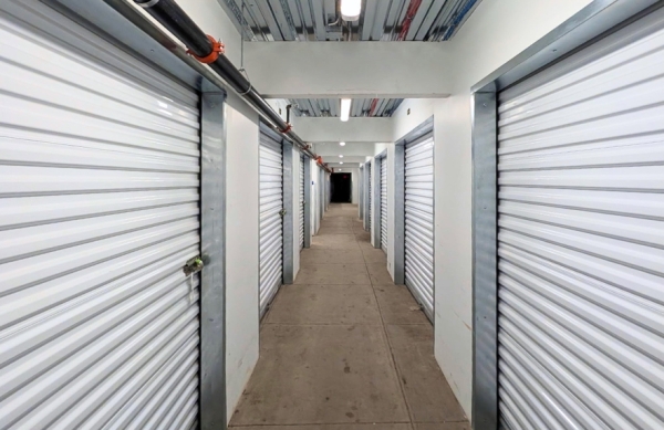 Facility photo: //images.sparefoot.com/medium/2463866a5922a5eb428.jpg