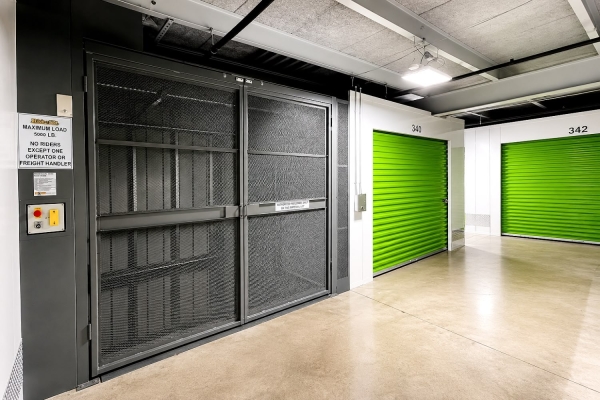 Facility photo: //images.sparefoot.com/medium/2463916a58d049e4f63.jpg