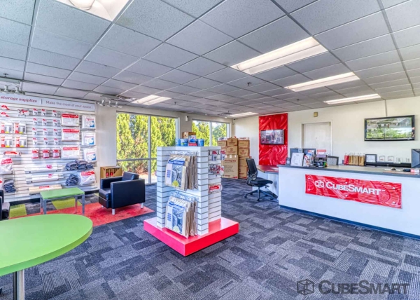 Facility photo: //images.sparefoot.com/medium/3693269f5a7740022d.jpg