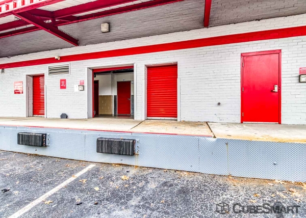 Facility photo: //images.sparefoot.com/medium/36971695f7b2cd09c3.jpg