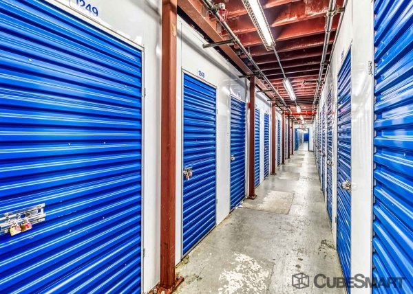 Facility photo: //images.sparefoot.com/medium/3697169f5b6c637cdd.jpg