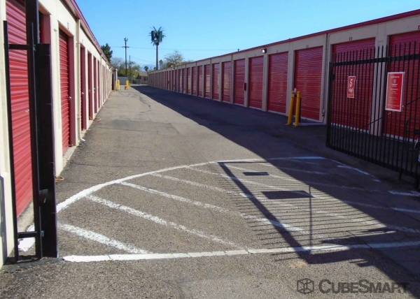 Facility photo: //images.sparefoot.com/medium/6320868ca54b8ac97a.jpg