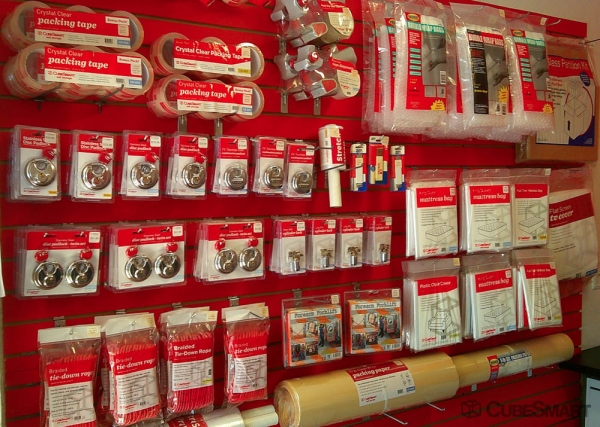 Facility photo: //images.sparefoot.com/medium/63215693d15ca3602b.jpg