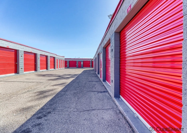 Facility photo: //images.sparefoot.com/medium/6321769f6ea687971e.jpg