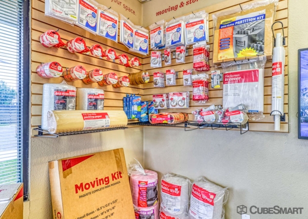 Facility photo: //images.sparefoot.com/medium/6321969030a469448c.jpg