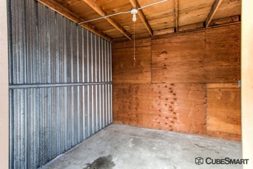 Storage Units at CubeSmart Self Storage - Sacramento - 7245 55th St - 7245 55th St