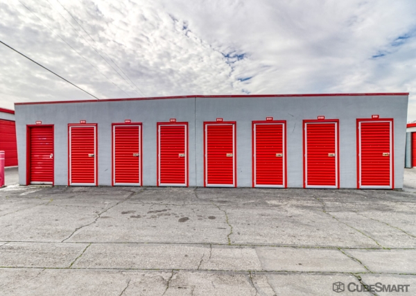 Storage Units at CubeSmart Self Storage - Sacramento - 7245 55th St - 7245 55th St