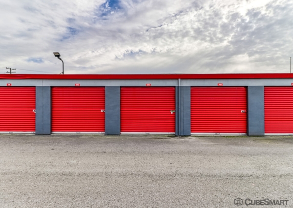 Storage Units at CubeSmart Self Storage - Sacramento - 7245 55th St - 7245 55th St