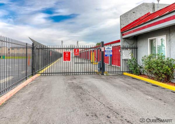 Storage Units at CubeSmart Self Storage - Sacramento - 7245 55th St - 7245 55th St