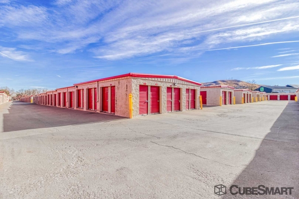 Facility photo: //images.sparefoot.com/medium/6323268945048997dd.jpg