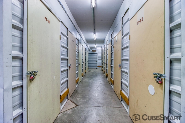 Facility photo: //images.sparefoot.com/medium/6323369e086825ebf0.jpg