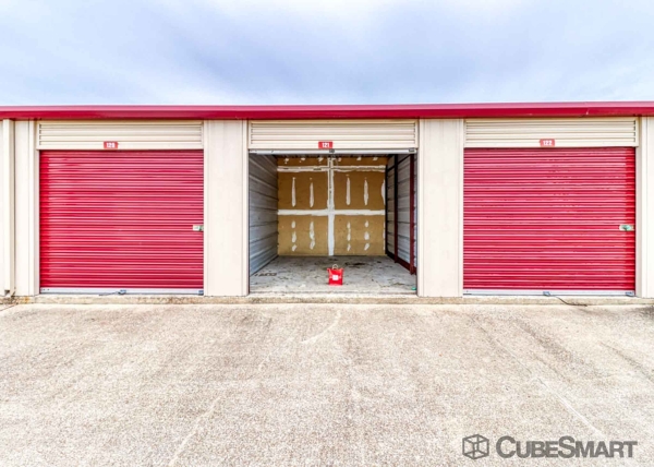 Storage Units at CubeSmart Self Storage - College Station - 104 Holleman Drive - 104 Holleman Drive