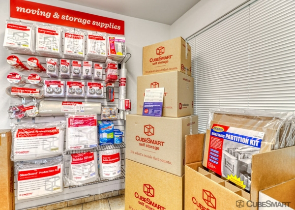 Storage Units at CubeSmart Self Storage - Murray - 4640 South 900 East - 4640 South 900 East