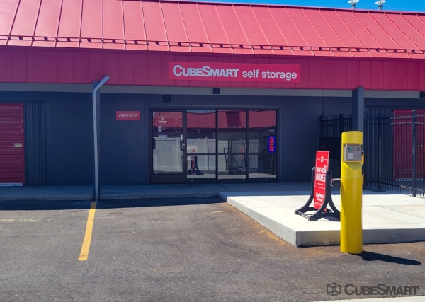 Facility photo: //images.sparefoot.com/medium/63269688c839c4fc91.jpg
