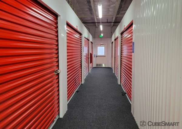Facility photo: //images.sparefoot.com/medium/63269688c839d7d779.jpg