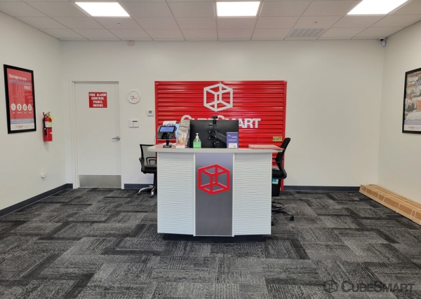 Facility photo: //images.sparefoot.com/medium/6326968e793d5e0976.jpg