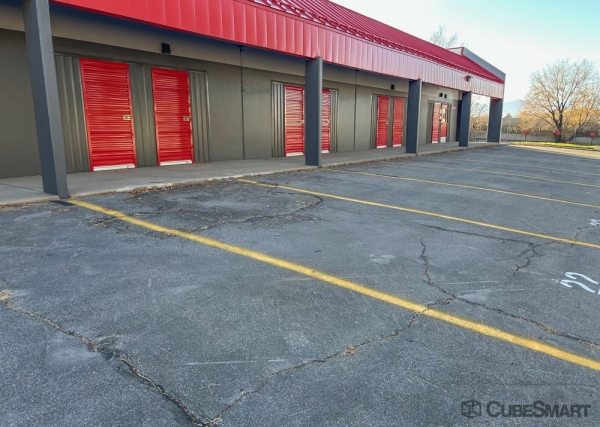 Facility photo: //images.sparefoot.com/medium/63269692ffd0e43bab.jpg