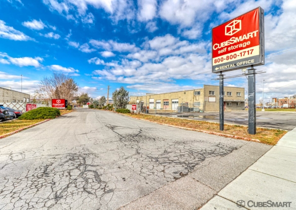 Facility photo: //images.sparefoot.com/medium/632696939609396b45.jpg