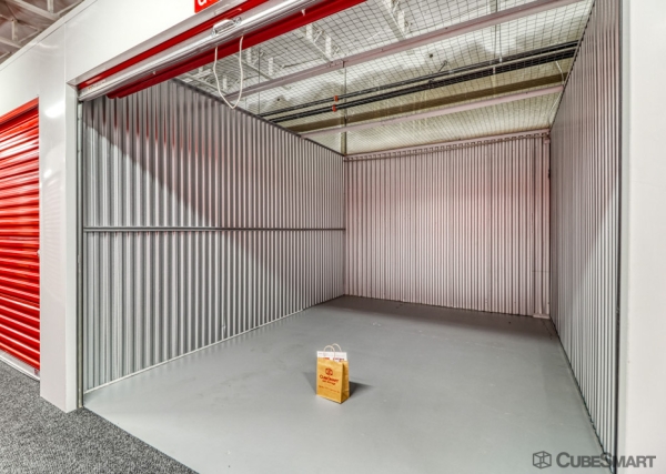 Facility photo: //images.sparefoot.com/medium/6326969fc682d96c33.jpg