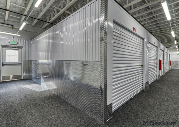 Facility photo: //images.sparefoot.com/medium/6326969fc682fc5655.jpg