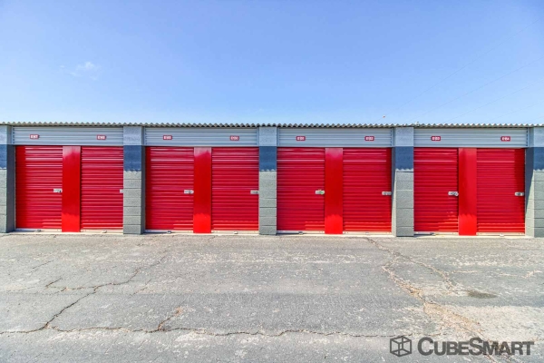 Facility photo: //images.sparefoot.com/medium/6327068cba575e4dd2.jpg