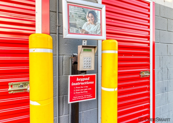 Facility photo: //images.sparefoot.com/medium/6328869f6ec92bd79d.jpg